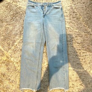 Light wash mom jeans